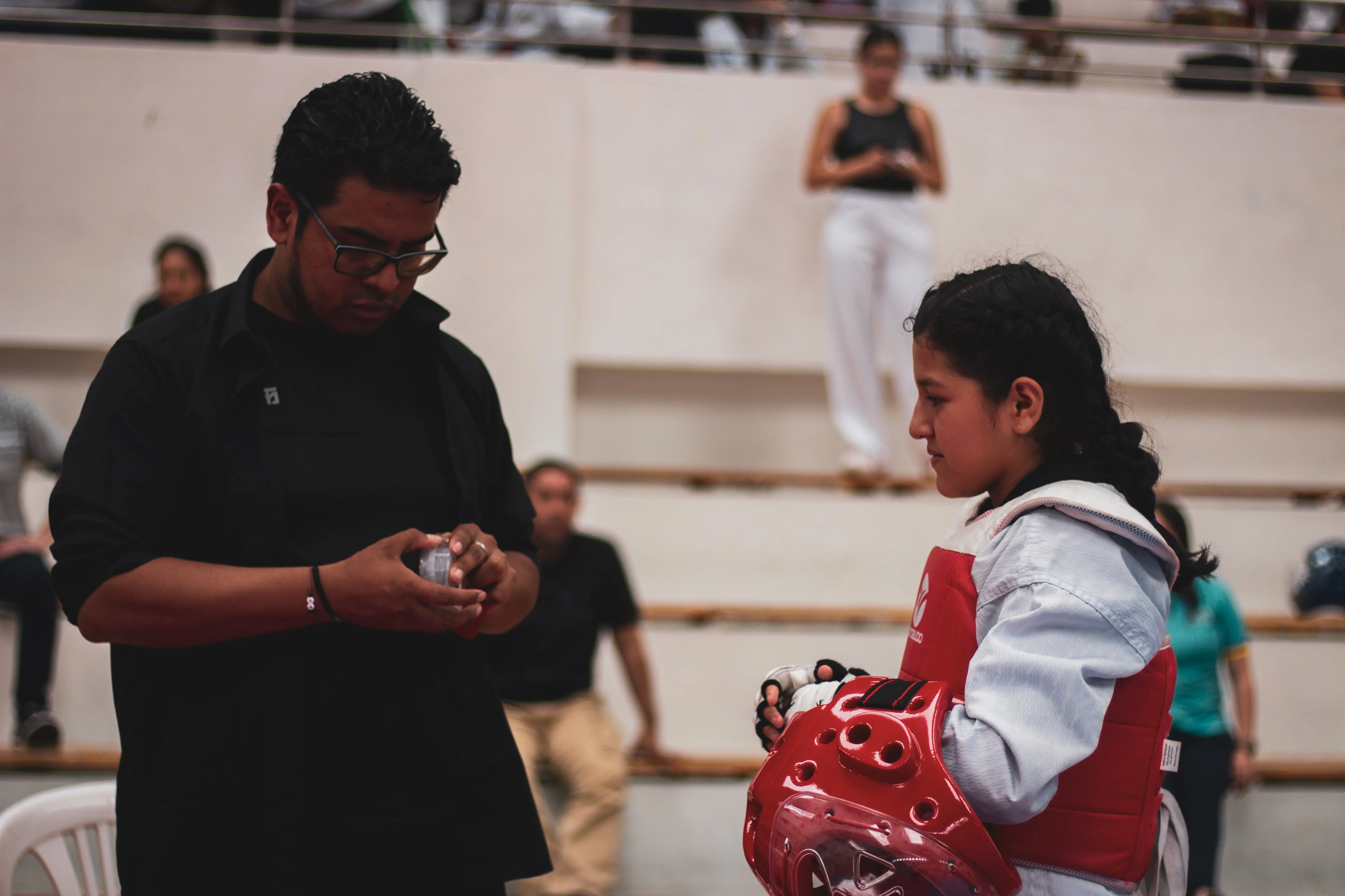 Persona entrenando artes marciales en Loja